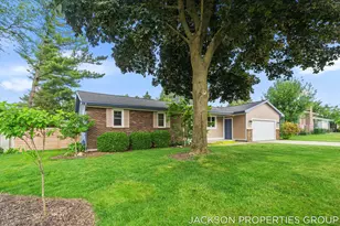1630 Forest Hill Ave SE, Kentwood, MI 49546 - Photo 2