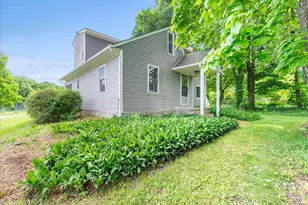975 Elliott Rd, Fowlerville, MI 48836 - Photo 6