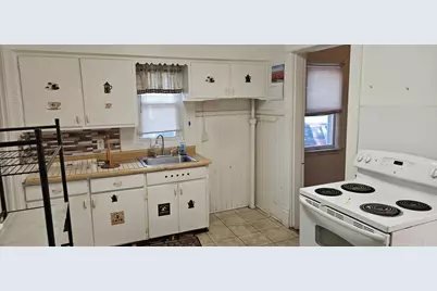 1111 E Stockbridge Avenue, Kalamazoo, MI 49001 - Photo 2