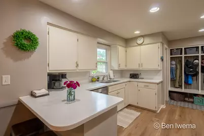 6900 Mildred Avenue SE, Grand Rapids, MI 49508 - Photo 8