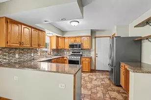 410 Presidential Dr, Battle Creek, MI 49037 - Photo 6