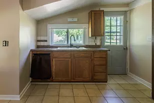 9 Carrie St, Sparta, MI 49345 - Photo 8