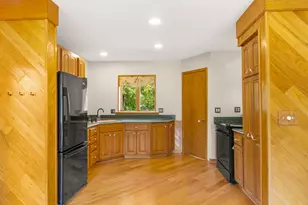 18568 Williamsville Rd, Gregory, MI 48137 - Photo 6