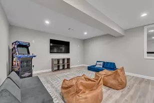 8377 Lindsey Ln, Canton, MI 48187 - Photo 62
