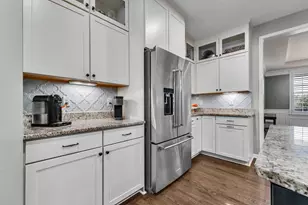 8377 Lindsey Ln, Canton, MI 48187 - Photo 24