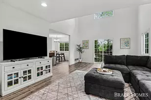 3079 Ledgestone Pl NE, Grand Rapids, MI 49525 - Photo 4