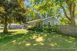 107 Elm St, Allegan, MI 49010 - Photo 2