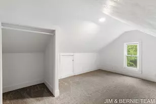 124 E 17th St, Holland, MI 49423 - Photo 28
