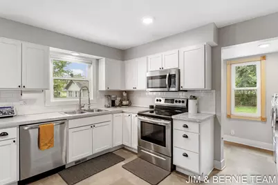 124 E 17th Street, Holland, MI 49423 - Photo 14