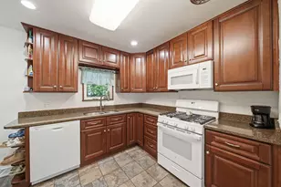 228 McConnell Dr, Jackson, MI 49201 - Photo 10