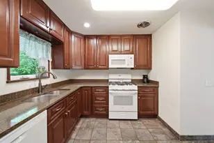 228 McConnell Dr, Jackson, MI 49201 - Photo 12