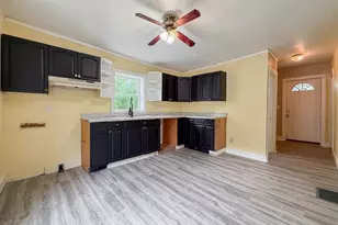 205 Pokagon St, Dowagiac, MI 49047 - Photo 4