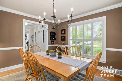 2547 Maplewood Drive SE, East Grand Rapids, MI 49506 - Photo 8