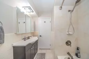 32973 Grennada St, Livonia, MI 48154 - Photo 26