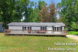 17158 Seneca Ct, Howard City, MI 49329 - Photo 4