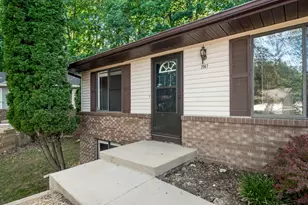 2967 Englewood Ave SE, Grand Rapids, MI 49508 - Photo 2