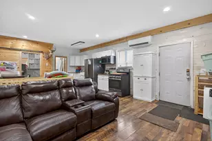 1284 Maple Grove Rd, Jackson, MI 49201 - Photo 6