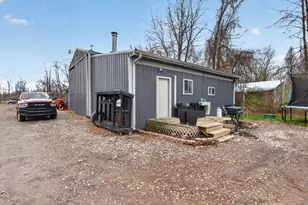 1284 Maple Grove Rd, Jackson, MI 49201 - Photo 14