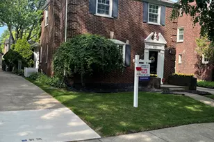 456 Manor St, Grosse Pointe Farms, MI 48236 - Photo 2