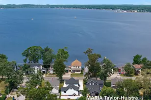 1423 Lakeshore Dr, Muskegon, MI 49441 - Photo 2
