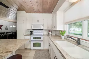 7247 Severence St, Benzonia, MI 49616 - Photo 16