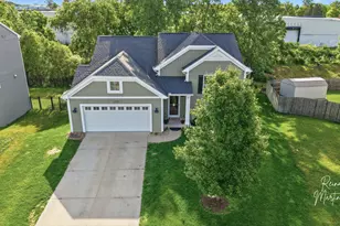 1037 Sunfield Dr, Holland, MI 49424 - Photo 2