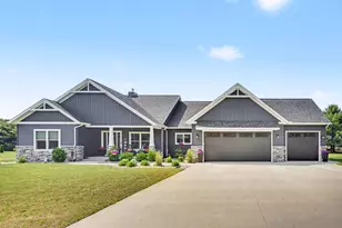 17045 Woodside Ln, Three Rivers, MI 49093 - Photo 2