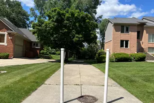 6718 Forest Park Dr, Troy, MI 48098 - Photo 38