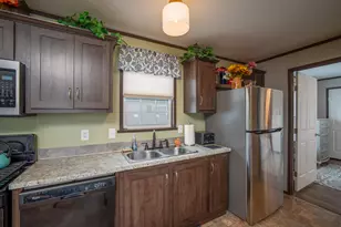 183 Flicker St, Rochester Hills, MI 48309 - Photo 6