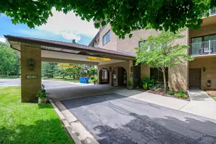 4040 Greenleaf Cir, Kalamazoo, MI 49008 - Photo 2