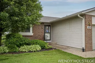859 Creekridge Dr, Holland, MI 49423 - Photo 2