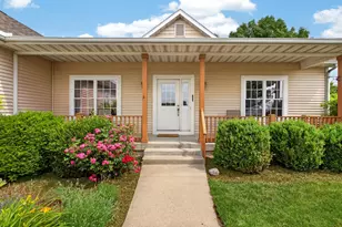 1563 Prairie Dr, Saint Joseph, MI 49085 - Photo 2