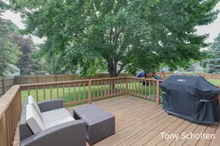 7537 Woodside Dr, Hudsonville, MI 49426 - Photo 32