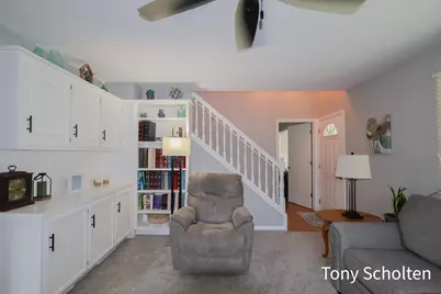 7537 Woodside Drive, Hudsonville, MI 49426 - Photo 8