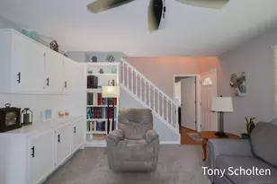 7537 Woodside Dr, Hudsonville, MI 49426 - Photo 8