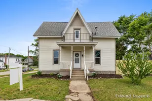 404 S Bridge St, Belding, MI 48809 - Photo 6