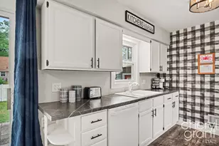 4631 Carrick Ave SE, Grand Rapids, MI 49508 - Photo 8