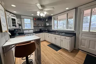 711 Maple St, Three Rivers, MI 49093 - Photo 6
