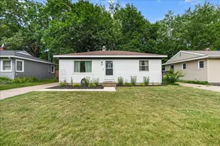 1944 Oakcliff Dr NE, Grand Rapids, MI 49525 - Photo 2