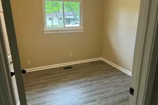 1042 Red Leaf Ln, Ypsilanti, MI 48198 - Photo 8