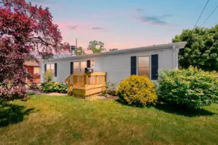 529 Riverside Dr, Battle Creek, MI 49015 - Photo 1