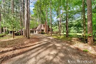 15594 Ritchie Ave NE, Cedar Springs, MI 49319 - Photo 2