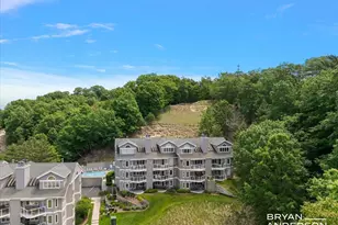 810 S Harbor Dr, Grand Haven, MI 49417 - Photo 48