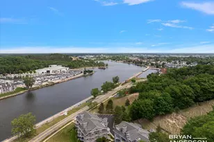 810 S Harbor Dr, Grand Haven, MI 49417 - Photo 4