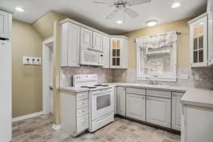 52 Baynton Ave NE, Grand Rapids, MI 49503 - Photo 6