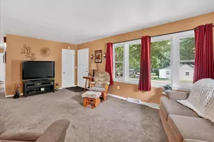 509 Fayette St, Jonesville, MI 49250 - Photo 6