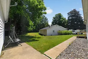 509 Fayette St, Jonesville, MI 49250 - Photo 40