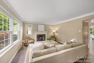 303 Wallinwood Ave NE, Grand Rapids, MI 49503 - Photo 4