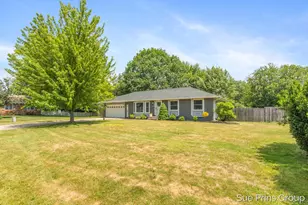 7354 S Garden Ct, Jenison, MI 49428 - Photo 2
