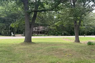 18746 N Fruitport Rd, Spring Lake, MI 49456 - Photo 8